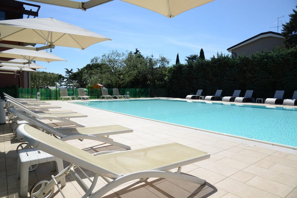Hotel Oliveto Desenzano del Garda Exteriör bild