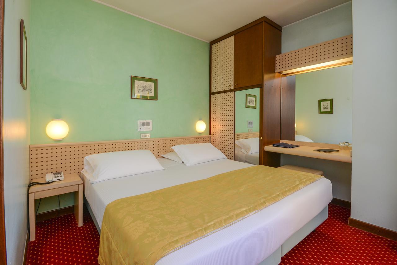 Hotel Oliveto Desenzano del Garda Exteriör bild